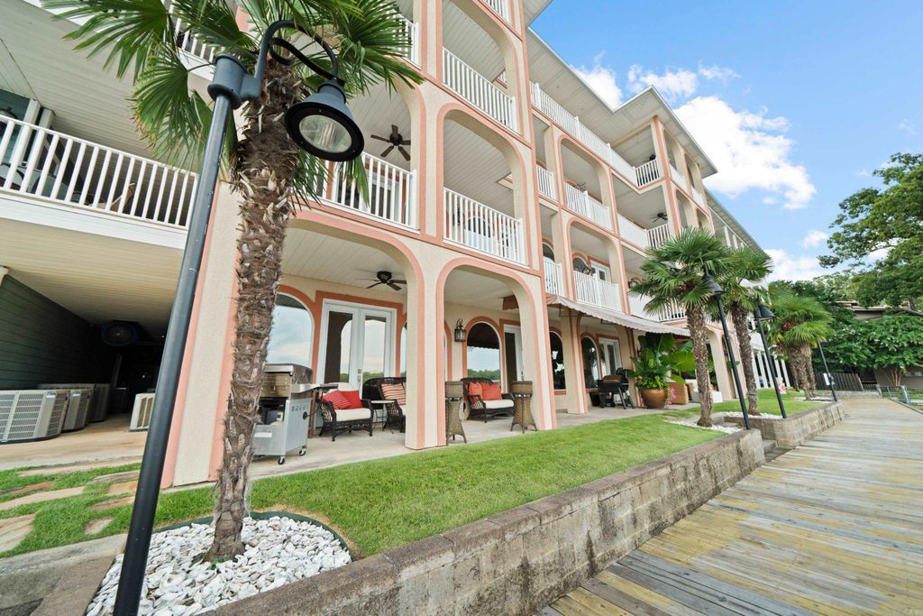 106 Grand Isle Dr Apt 3E, Hot Springs, AR 71913