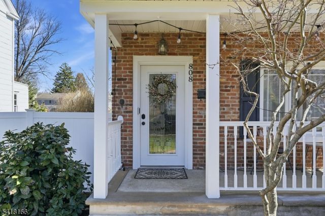 808 Grant Ave, Westfield Town, NJ 07090