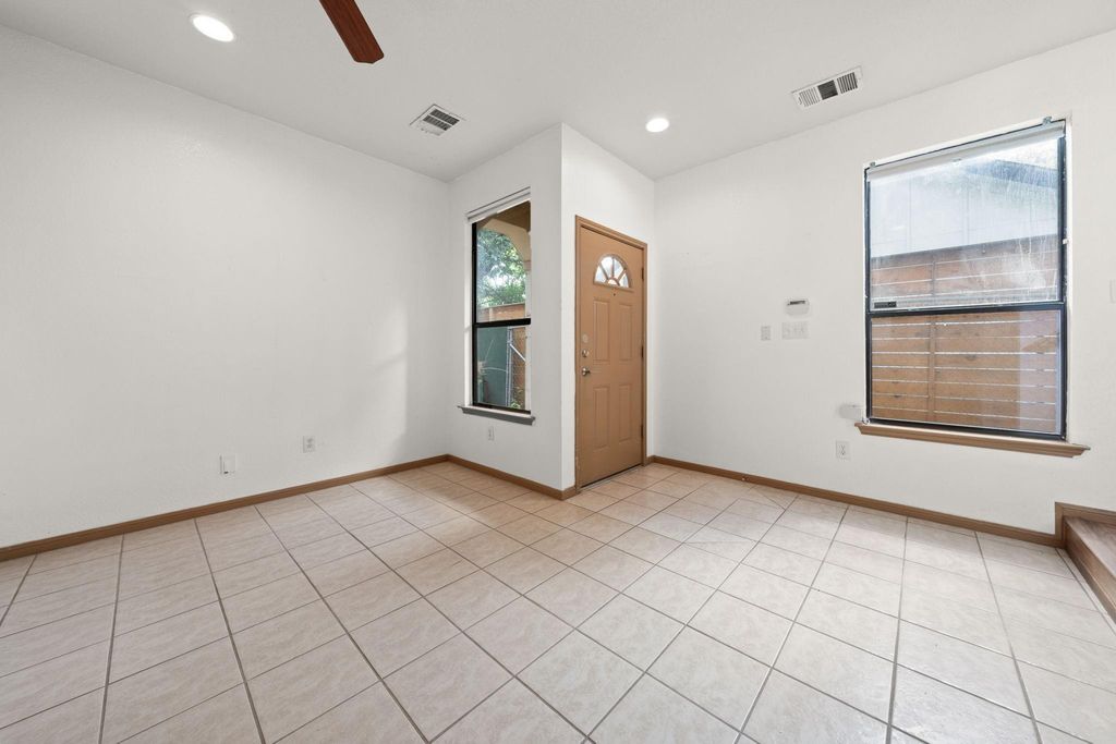 1904 Garden ST B, Austin, TX 78702