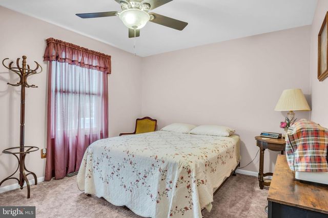 4522 LINDEN AVE, Mechanicsburg, PA 17055