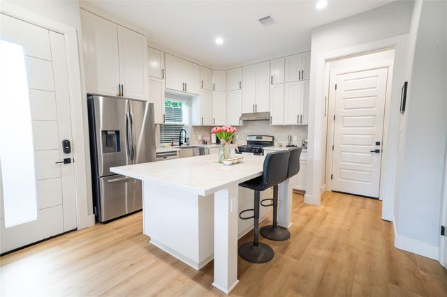 4607 Nolda Street B, Houston, TX 77007
