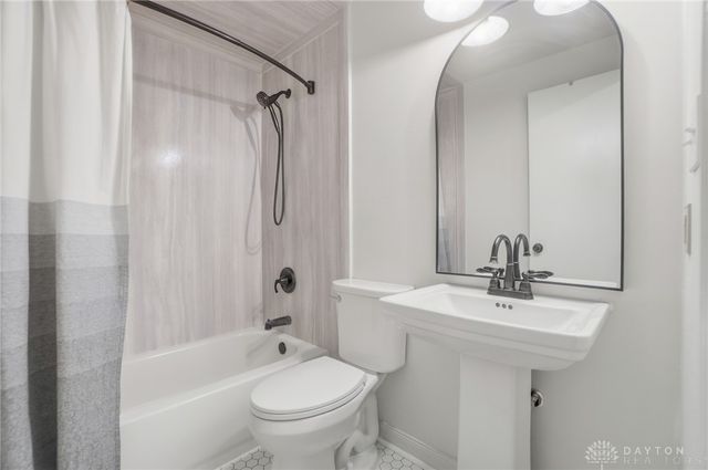 137 McCraw Drive, Englewood, OH 45322