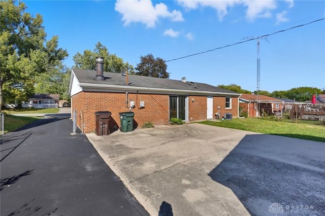 137 McCraw Drive, Englewood, OH 45322