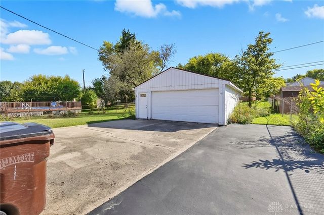 137 McCraw Drive, Englewood, OH 45322