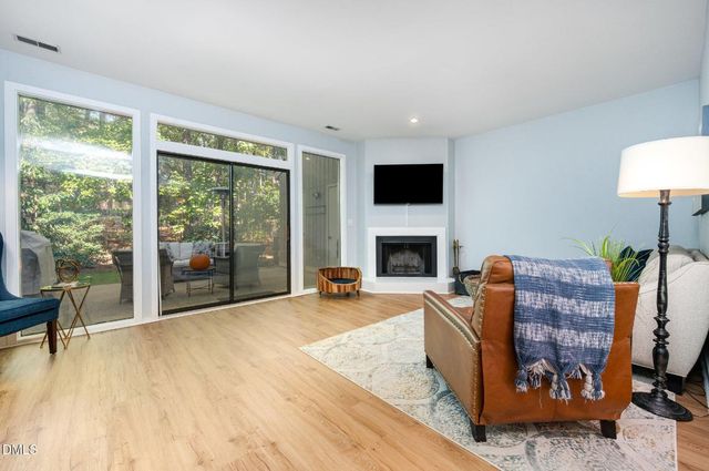 2 Vauxhall Place, Chapel Hill, NC 27517