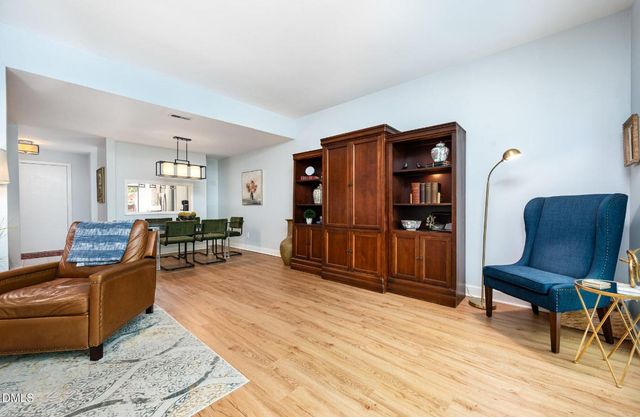 2 Vauxhall Place, Chapel Hill, NC 27517