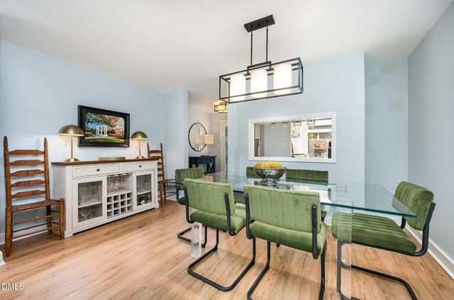 2 Vauxhall Place, Chapel Hill, NC 27517