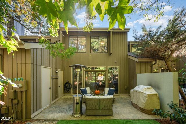 2 Vauxhall Place, Chapel Hill, NC 27517