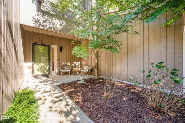 2 Vauxhall Place, Chapel Hill, NC 27517