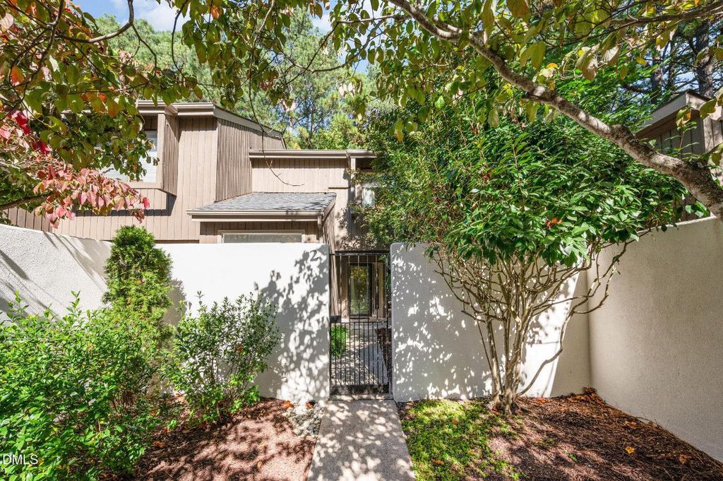 2 Vauxhall Place, Chapel Hill, NC 27517