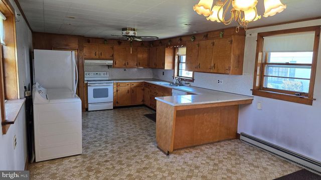 1077 PAPER MILL ROAD, Chambersburg, PA 17202