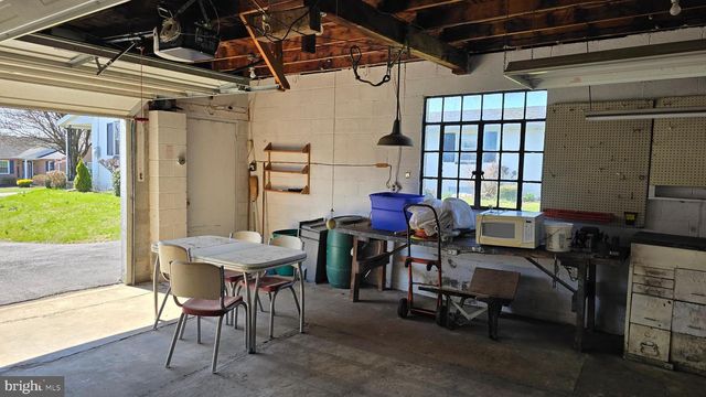 1077 PAPER MILL ROAD, Chambersburg, PA 17202