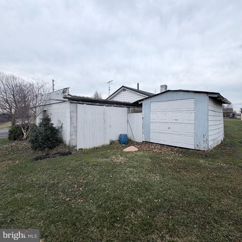 1077 PAPER MILL ROAD, Chambersburg, PA 17202