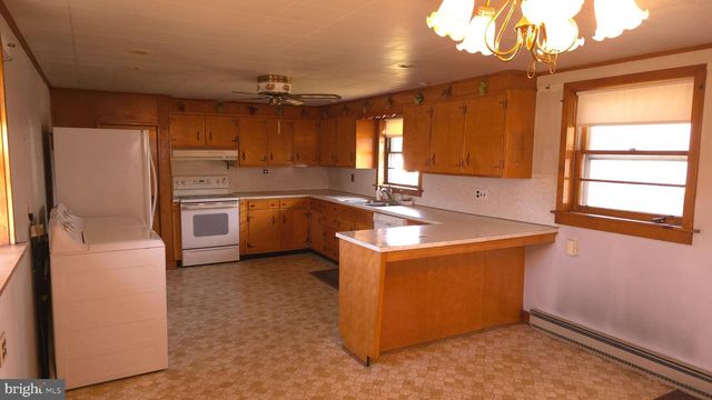 1077 PAPER MILL ROAD, Chambersburg, PA 17202