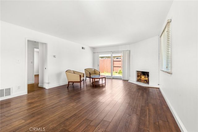 21A Tustin, Costa Mesa, CA 92627