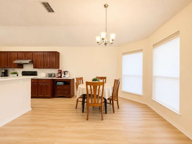 7930 Fox Chase Drive, Arlington, TX 76001