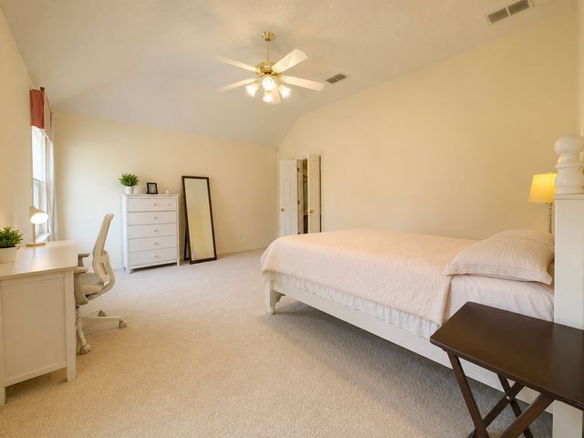 7930 Fox Chase Drive, Arlington, TX 76001