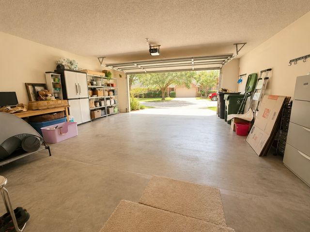 7930 Fox Chase Drive, Arlington, TX 76001