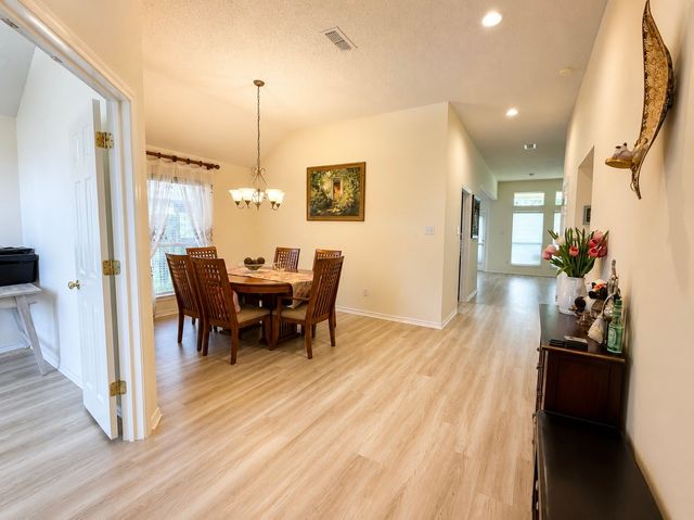 7930 Fox Chase Drive, Arlington, TX 76001