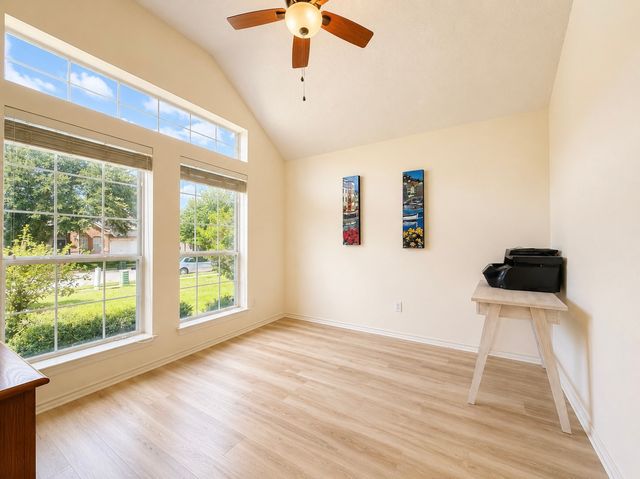 7930 Fox Chase Drive, Arlington, TX 76001