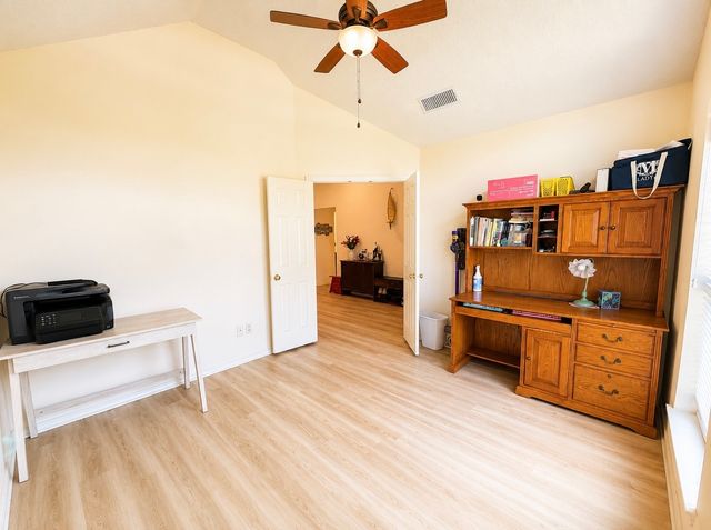 7930 Fox Chase Drive, Arlington, TX 76001