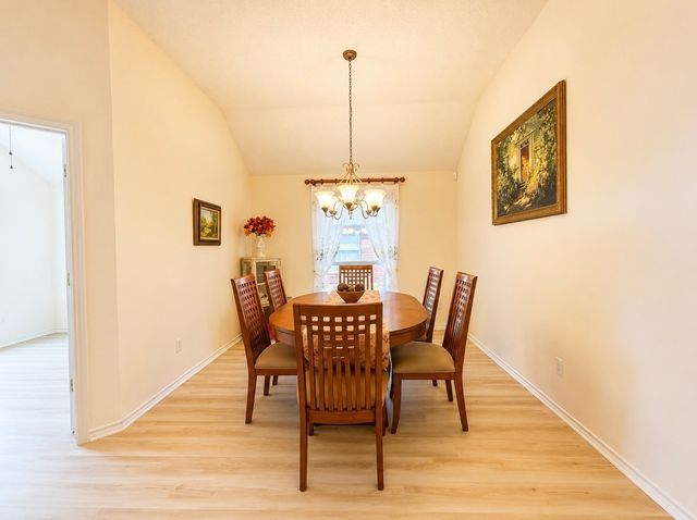 7930 Fox Chase Drive, Arlington, TX 76001