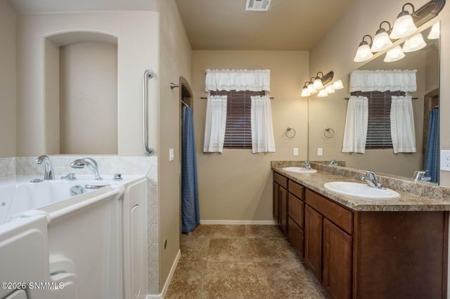 3962 Agua Caliente Drive, Las Cruces, NM 88012