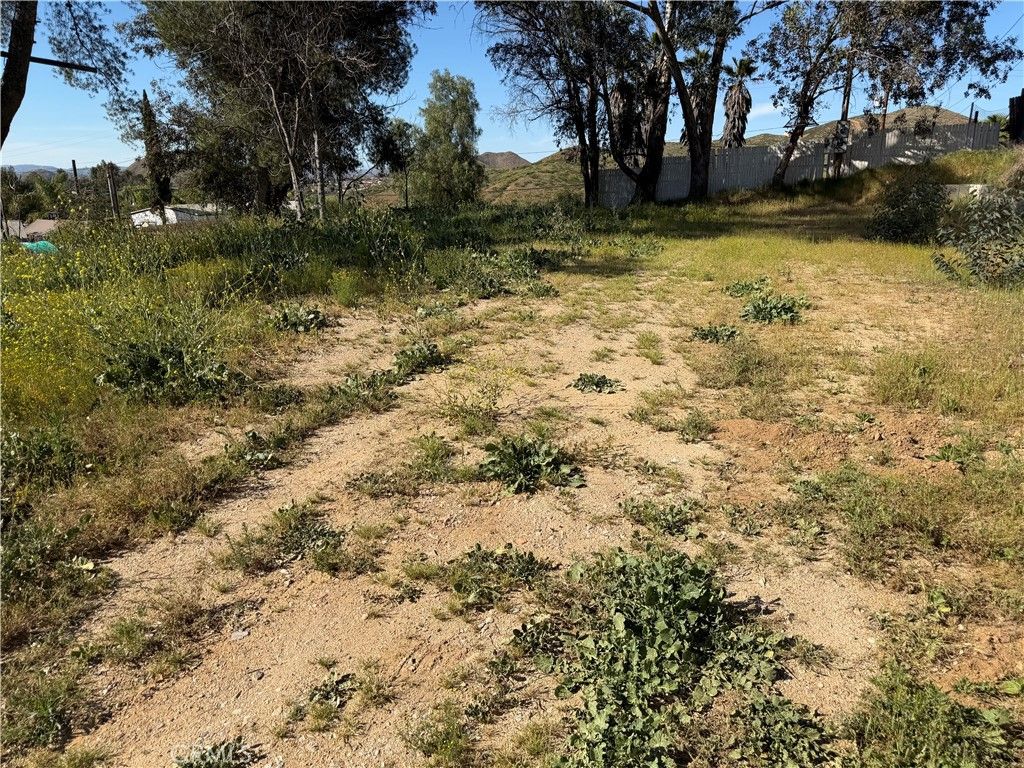 Image 5 of property listing at 24650 Fir, Menifee, CA 92584