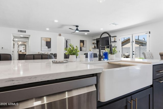 3968 W HEARN Road, Phoenix, AZ 85053