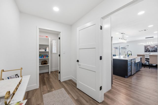 3968 W HEARN Road, Phoenix, AZ 85053