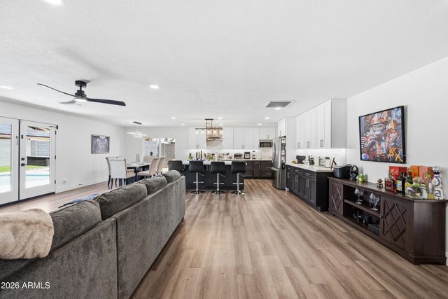 3968 W HEARN Road, Phoenix, AZ 85053