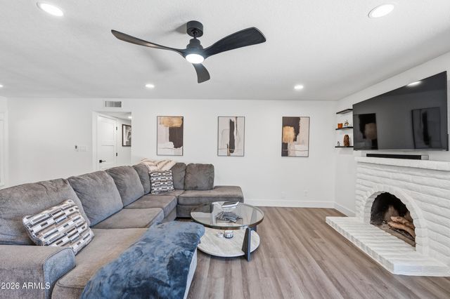 3968 W HEARN Road, Phoenix, AZ 85053