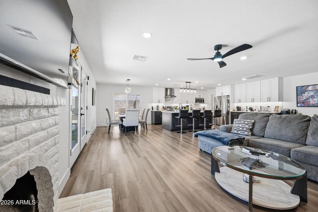 3968 W HEARN Road, Phoenix, AZ 85053