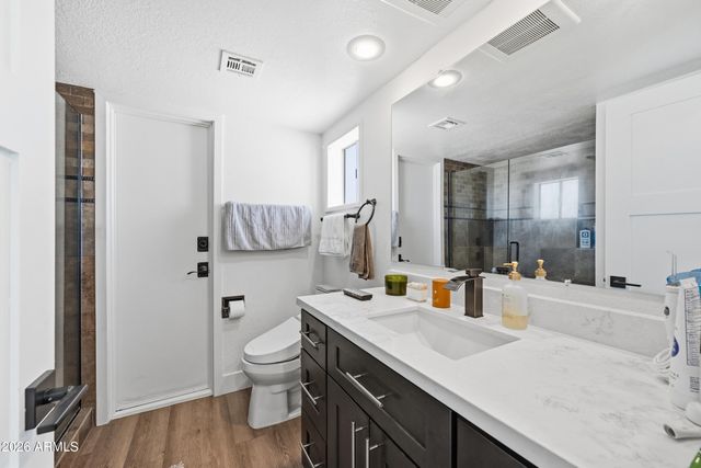 3968 W HEARN Road, Phoenix, AZ 85053