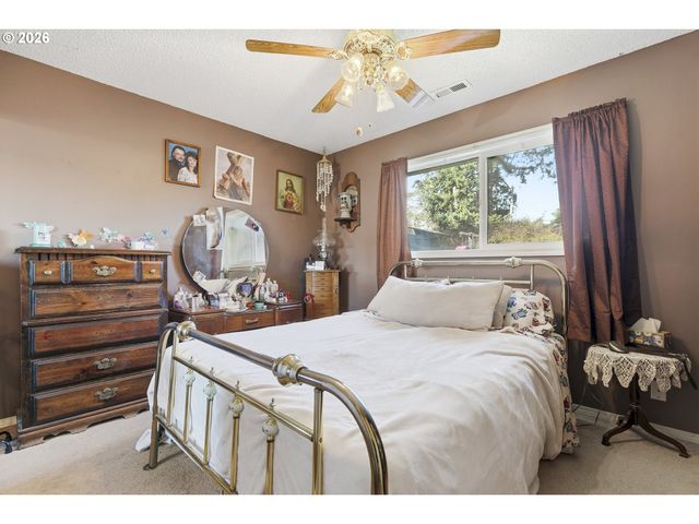 4015 Se 171ST Ave, Portland, OR 97236