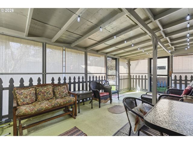 4015 Se 171ST Ave, Portland, OR 97236