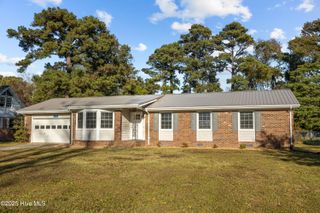 610 Friendly Road, Morehead City, NC 28557