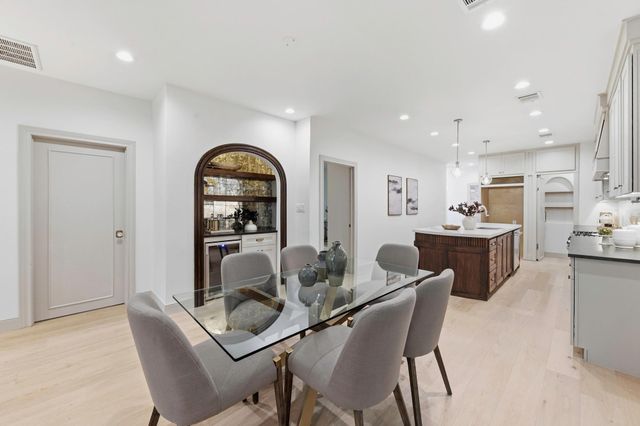 1202 Aurora Street, Houston, TX 77009