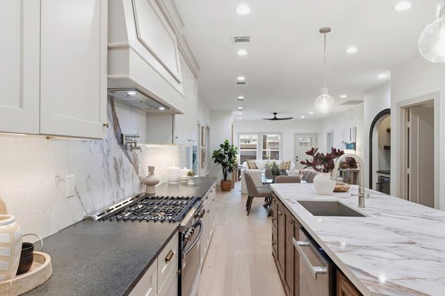 1202 Aurora Street, Houston, TX 77009