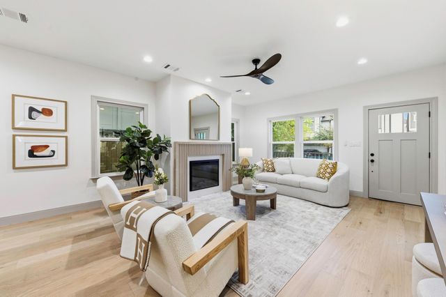 1202 Aurora Street, Houston, TX 77009