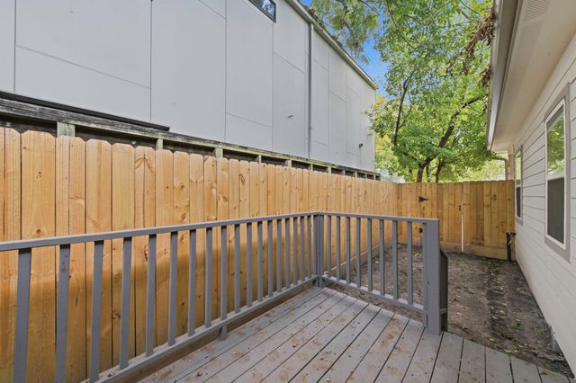 1202 Aurora Street, Houston, TX 77009