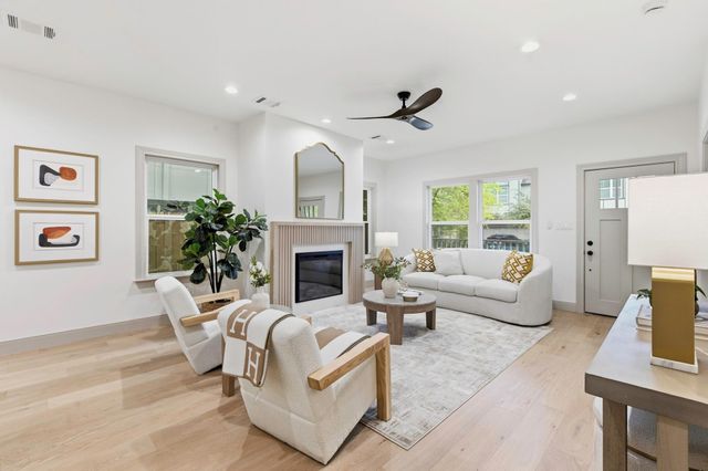 1202 Aurora Street, Houston, TX 77009