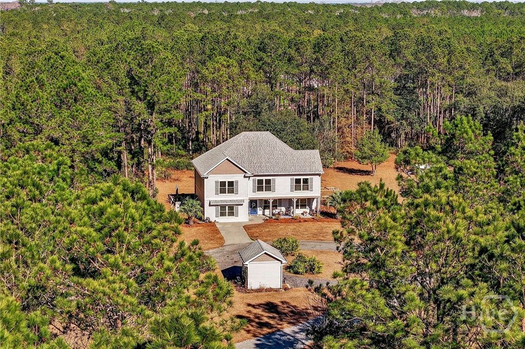 Image 1 of property listing at 275 Kilkenny Road, Richmond Hill, GA 31324