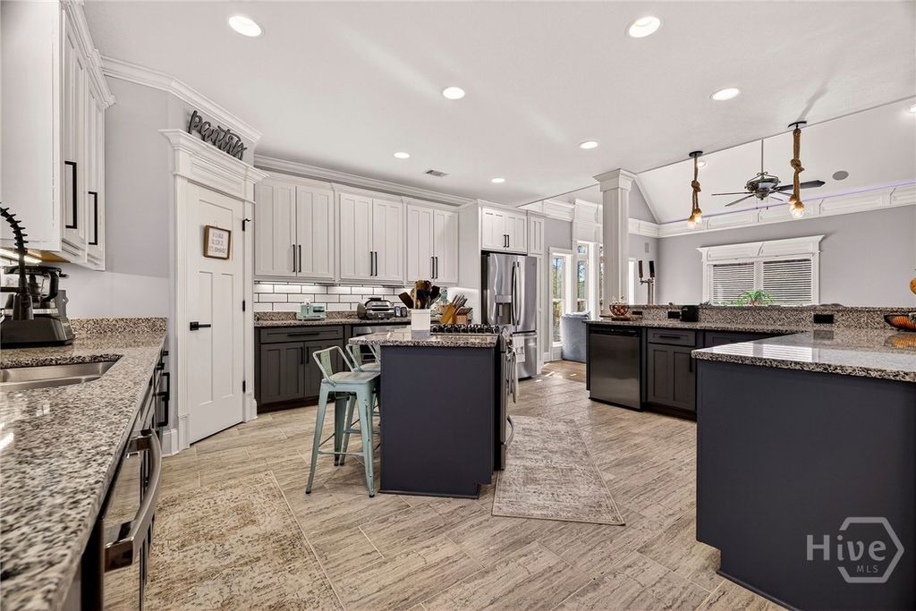Image 13 of property listing at 275 Kilkenny Road, Richmond Hill, GA 31324