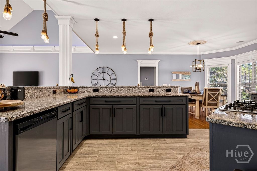 Image 15 of property listing at 275 Kilkenny Road, Richmond Hill, GA 31324