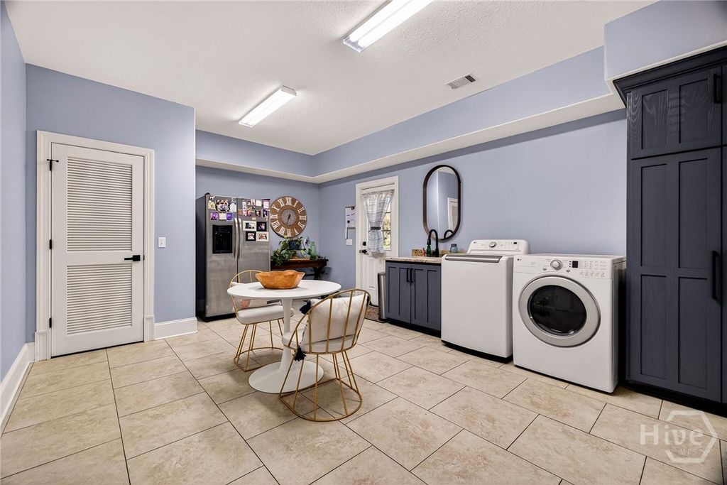 Image 34 of property listing at 275 Kilkenny Road, Richmond Hill, GA 31324