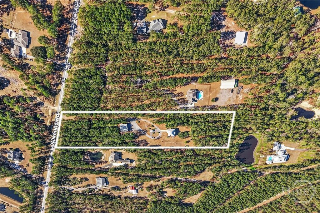 Image 37 of property listing at 275 Kilkenny Road, Richmond Hill, GA 31324