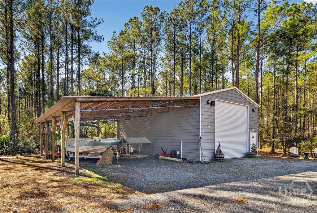 Image 39 of property listing at 275 Kilkenny Road, Richmond Hill, GA 31324