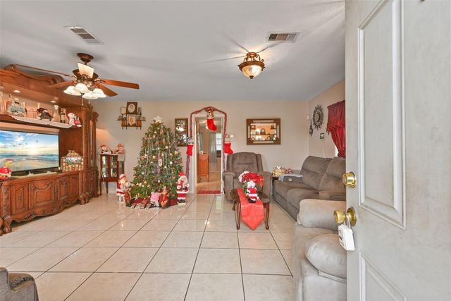 1804 36th Street N, Texas City, TX 77590