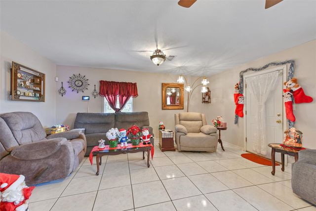 1804 36th Street N, Texas City, TX 77590